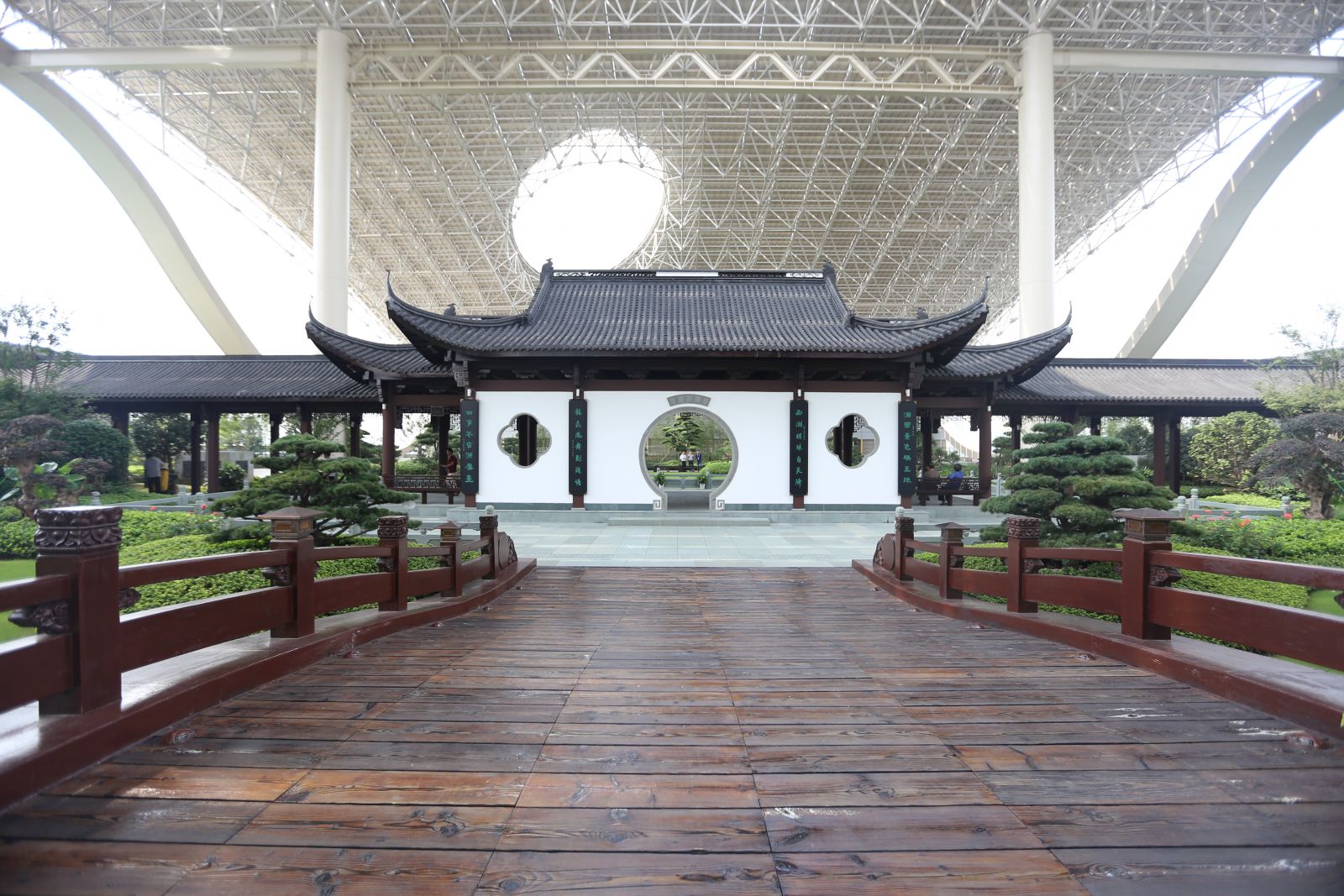 2016園冶杯專業(yè)獎(jiǎng)參賽項(xiàng)目：杭州國際博覽中心屋面園林綠化工程