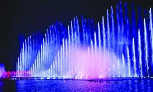 后官湖濕地公園里世界頂級(jí)的燈光音樂噴泉
