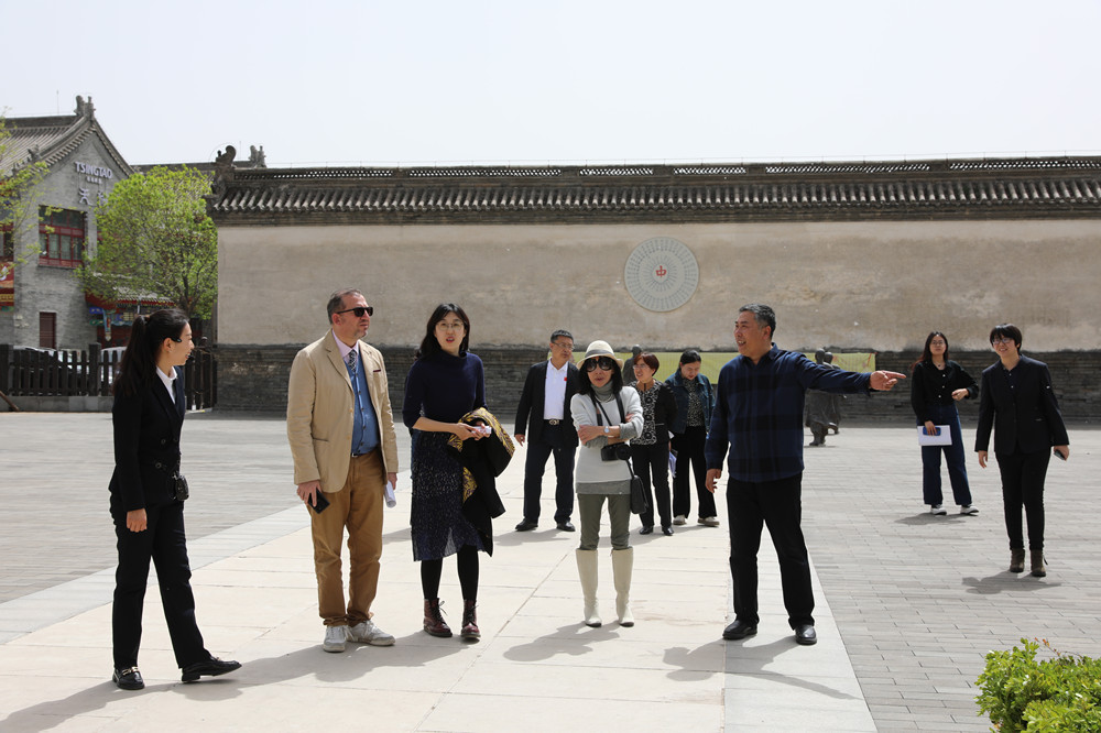 國(guó)際城市與區(qū)域規(guī)劃師學(xué)會(huì)主席埃利塞伊一行到定州考察調(diào)研